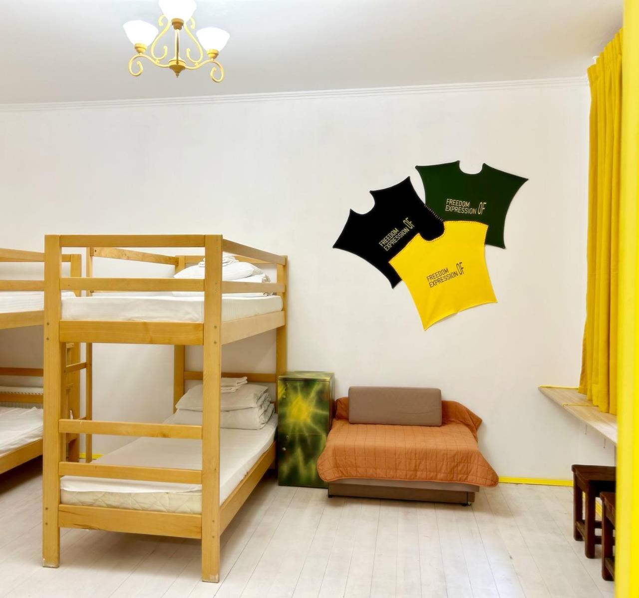 Hostel Europe-U Lviv Kültér fotó
