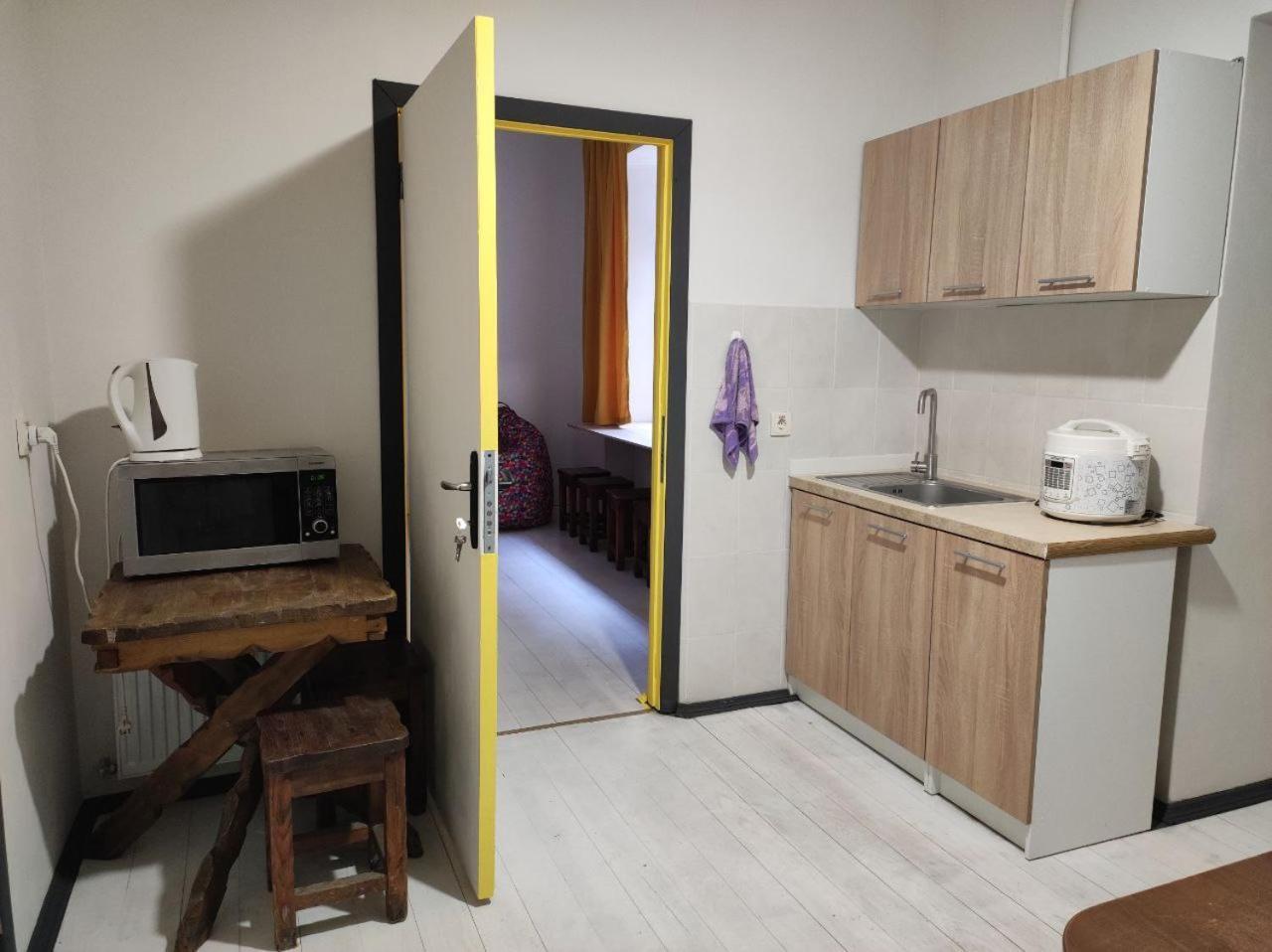 Hostel Europe-U Lviv Kültér fotó